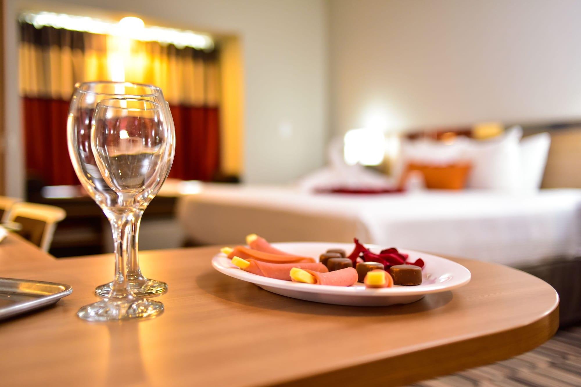 Microtel Inn & Suites By Wyndham Cuauhtemoc Campos Menonitas Luaran gambar