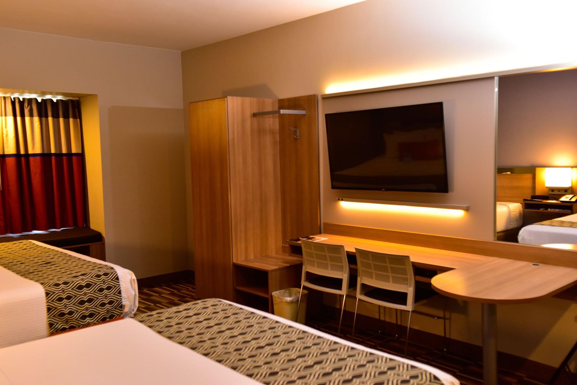 Microtel Inn & Suites By Wyndham Cuauhtemoc Campos Menonitas Luaran gambar