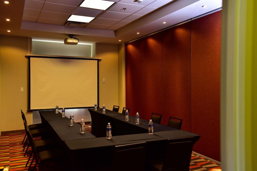 Microtel Inn & Suites By Wyndham Cuauhtemoc Campos Menonitas Luaran gambar