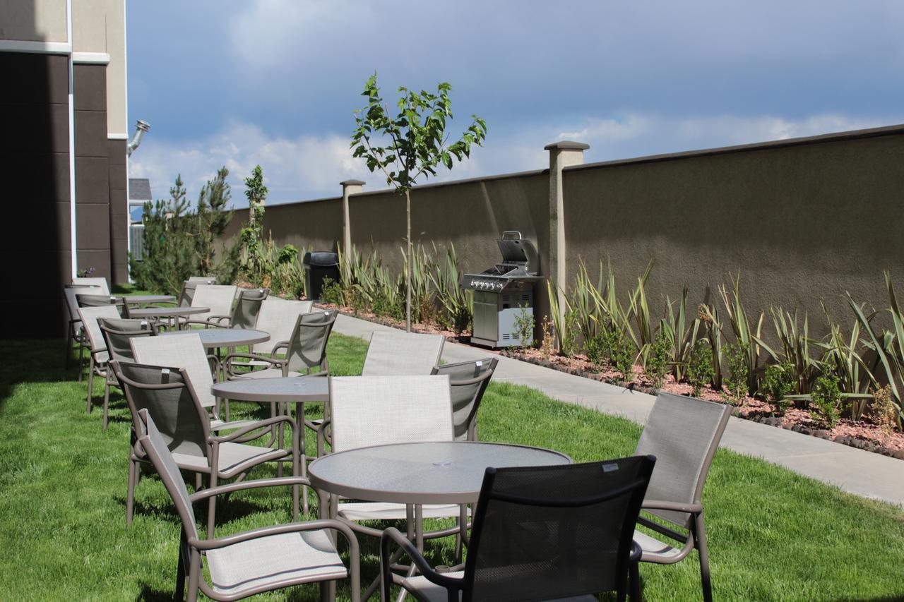 Microtel Inn & Suites By Wyndham Cuauhtemoc Campos Menonitas Luaran gambar