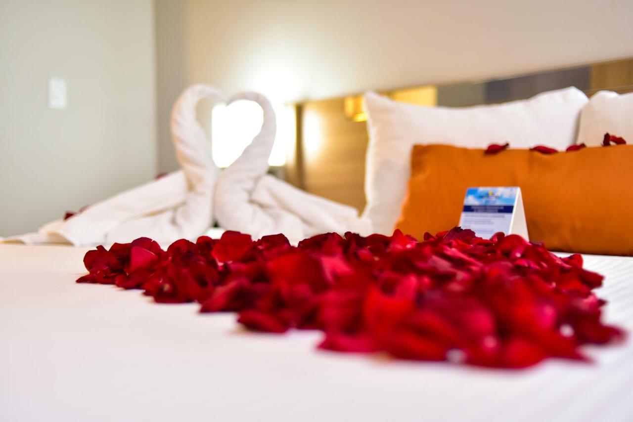 Microtel Inn & Suites By Wyndham Cuauhtemoc Campos Menonitas Luaran gambar