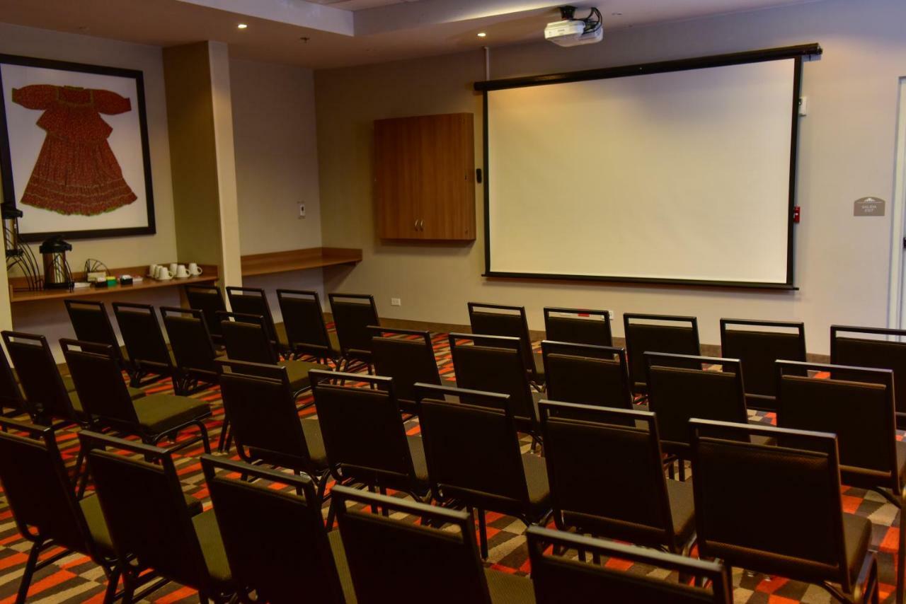 Microtel Inn & Suites By Wyndham Cuauhtemoc Campos Menonitas Luaran gambar