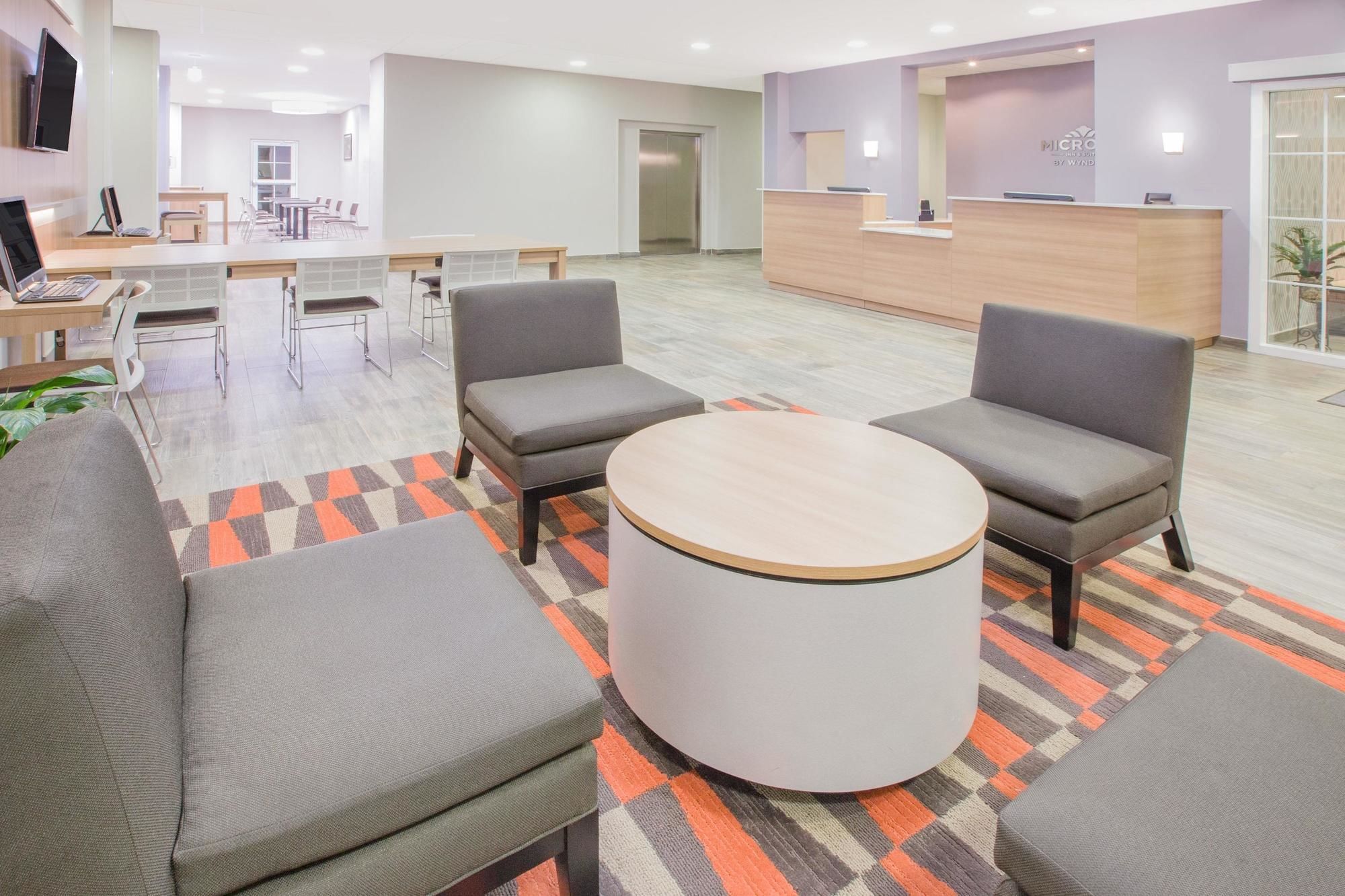 Microtel Inn & Suites By Wyndham Cuauhtemoc Campos Menonitas Luaran gambar